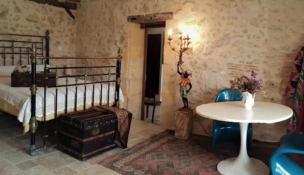 Chateau Le Truch Montussan Bagian luar foto