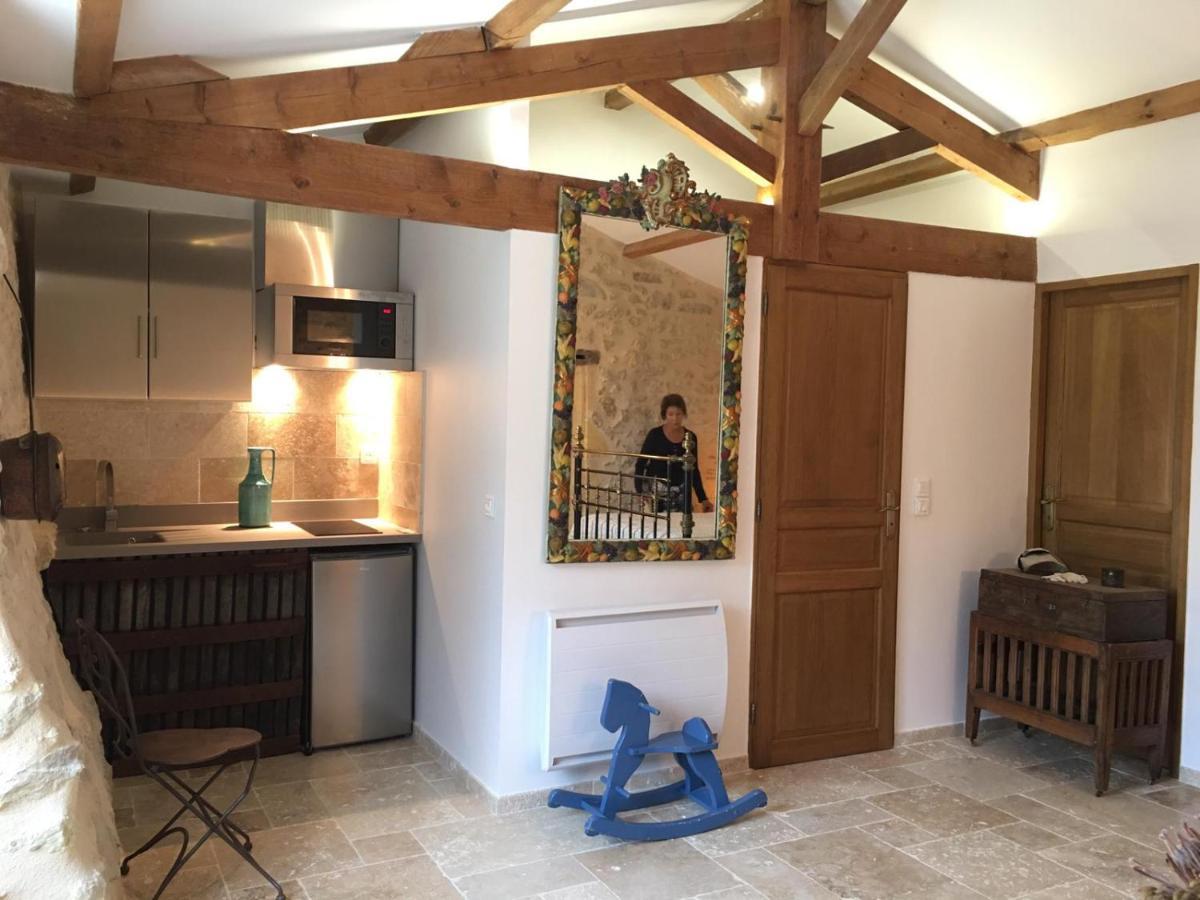 Chateau Le Truch Montussan Bagian luar foto