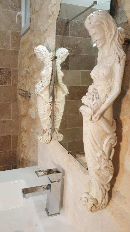 Chateau Le Truch Montussan Bagian luar foto