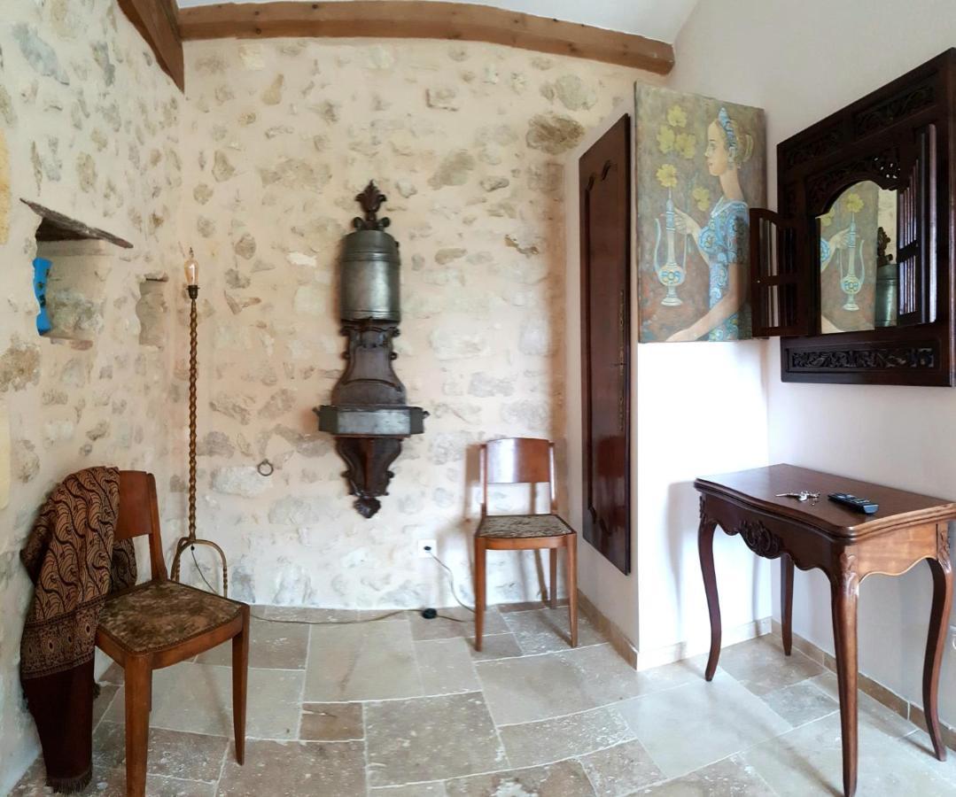 Chateau Le Truch Montussan Bagian luar foto